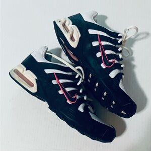 Stylish Black and White Women's Sneakers